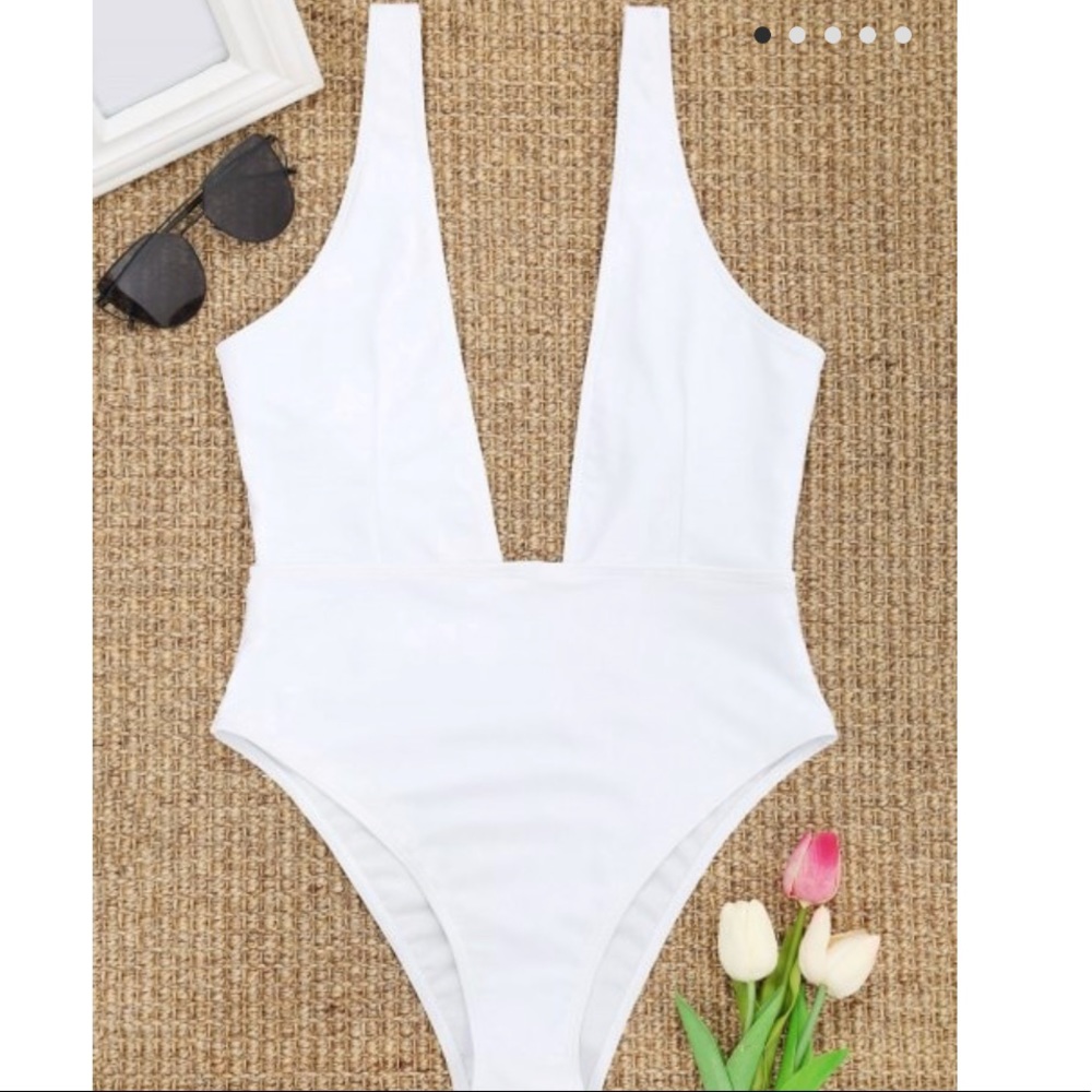 Zaful One Piece (NEW WITHOUT TAGS)